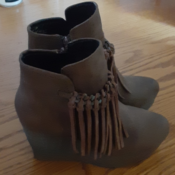 Sbicca Brown Leather Wedge Booties - Picture 1 of 10